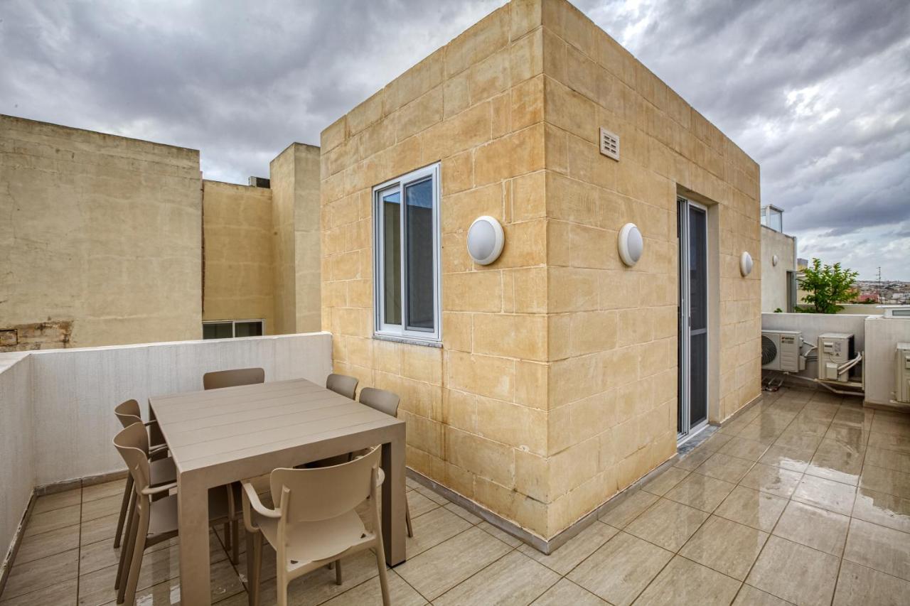 FL56 - New 3storey House - private entrance&roof Floriana Exterior foto
